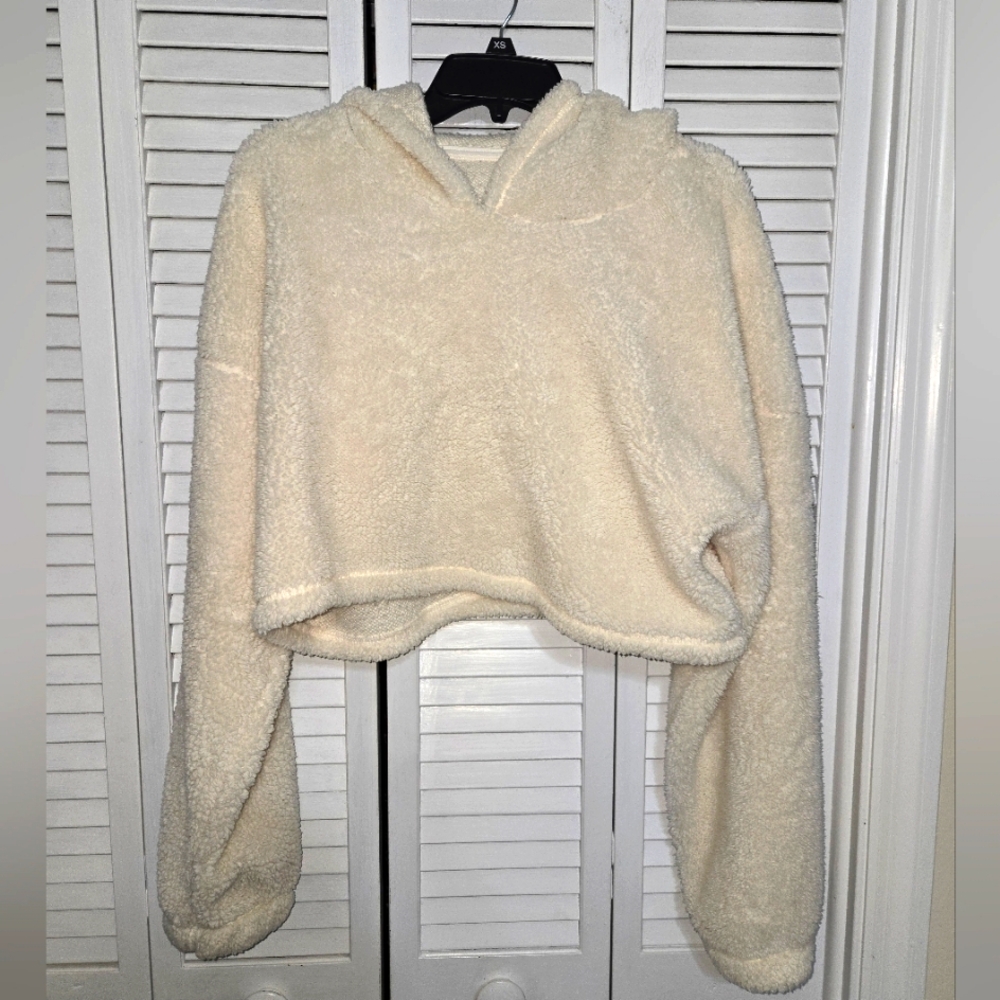 Heart Hips Women's L Teddy Bear Cropped Fleece Top